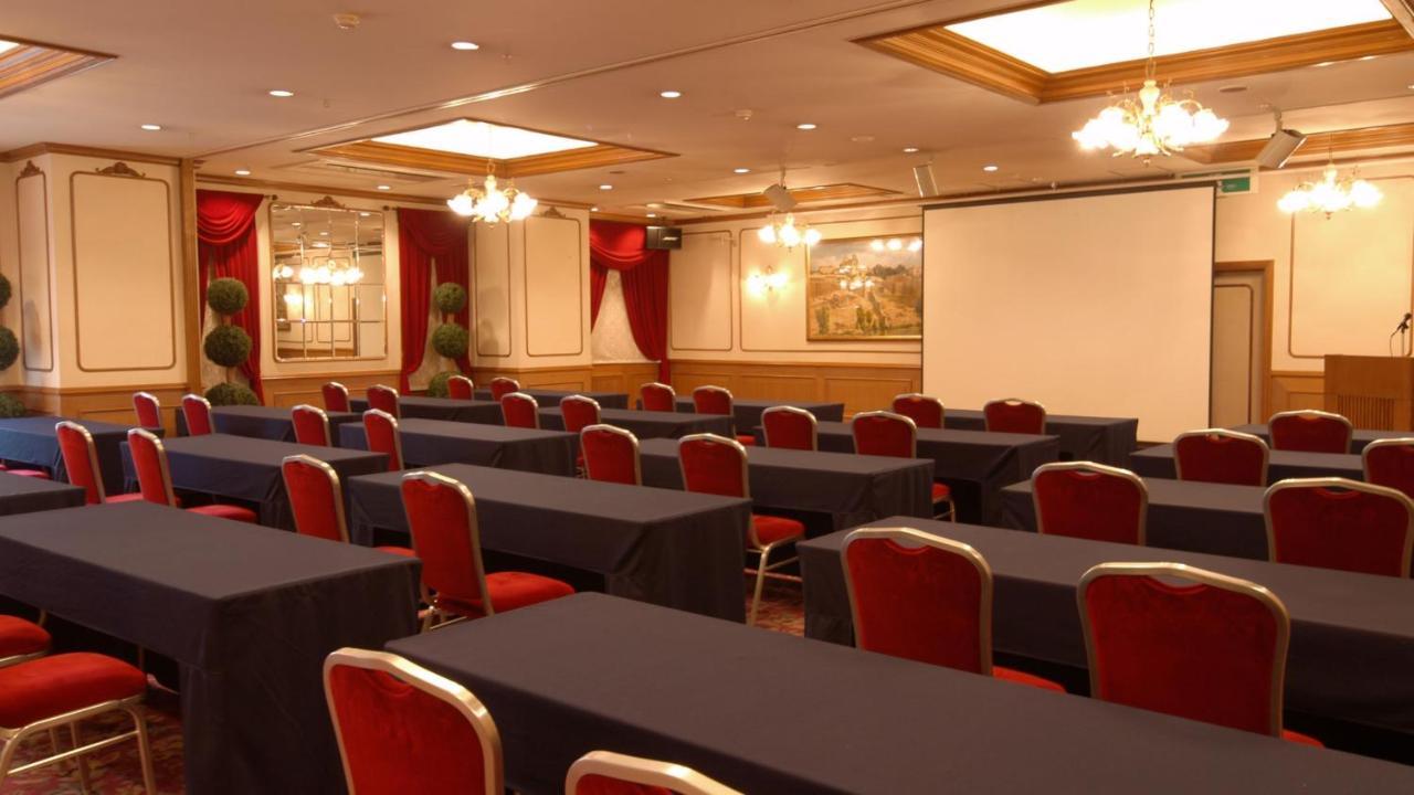 Kochi Palace Hotel Екстер'єр фото